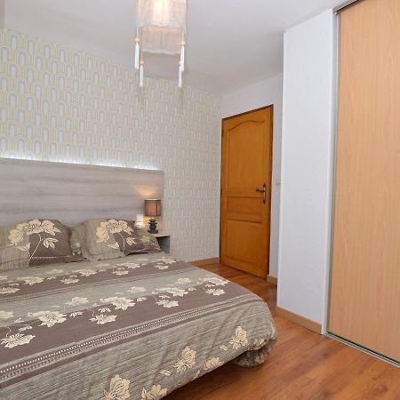 Charming Holiday Home With Pool Lavercantière 외부 사진