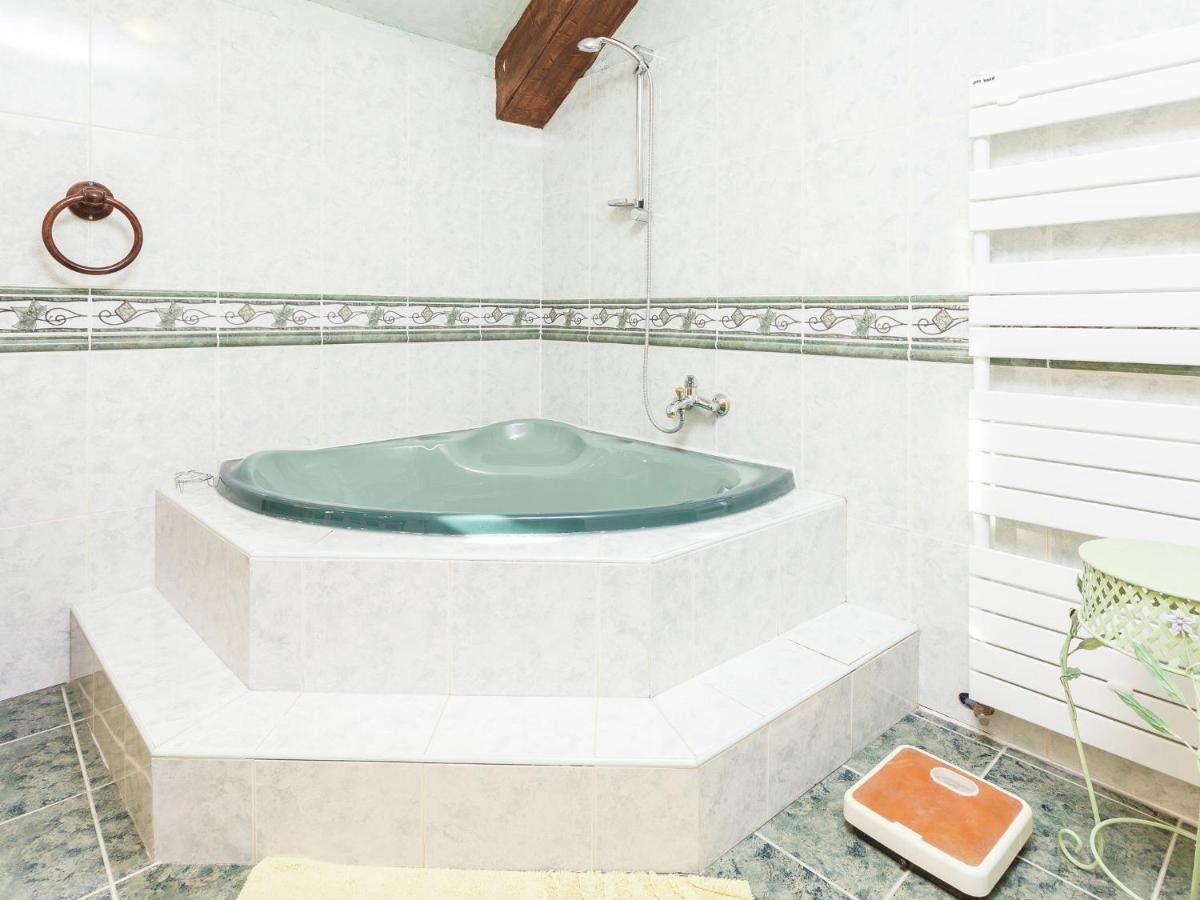 Charming Holiday Home With Pool Lavercantière 외부 사진