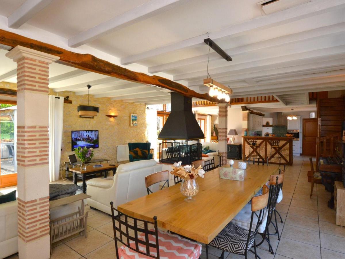 Charming Holiday Home With Pool Lavercantière 외부 사진
