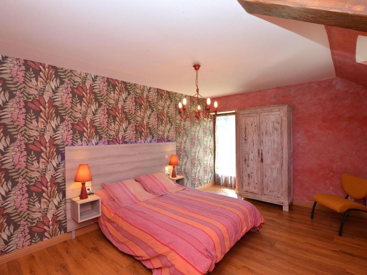 Charming Holiday Home With Pool Lavercantière 외부 사진
