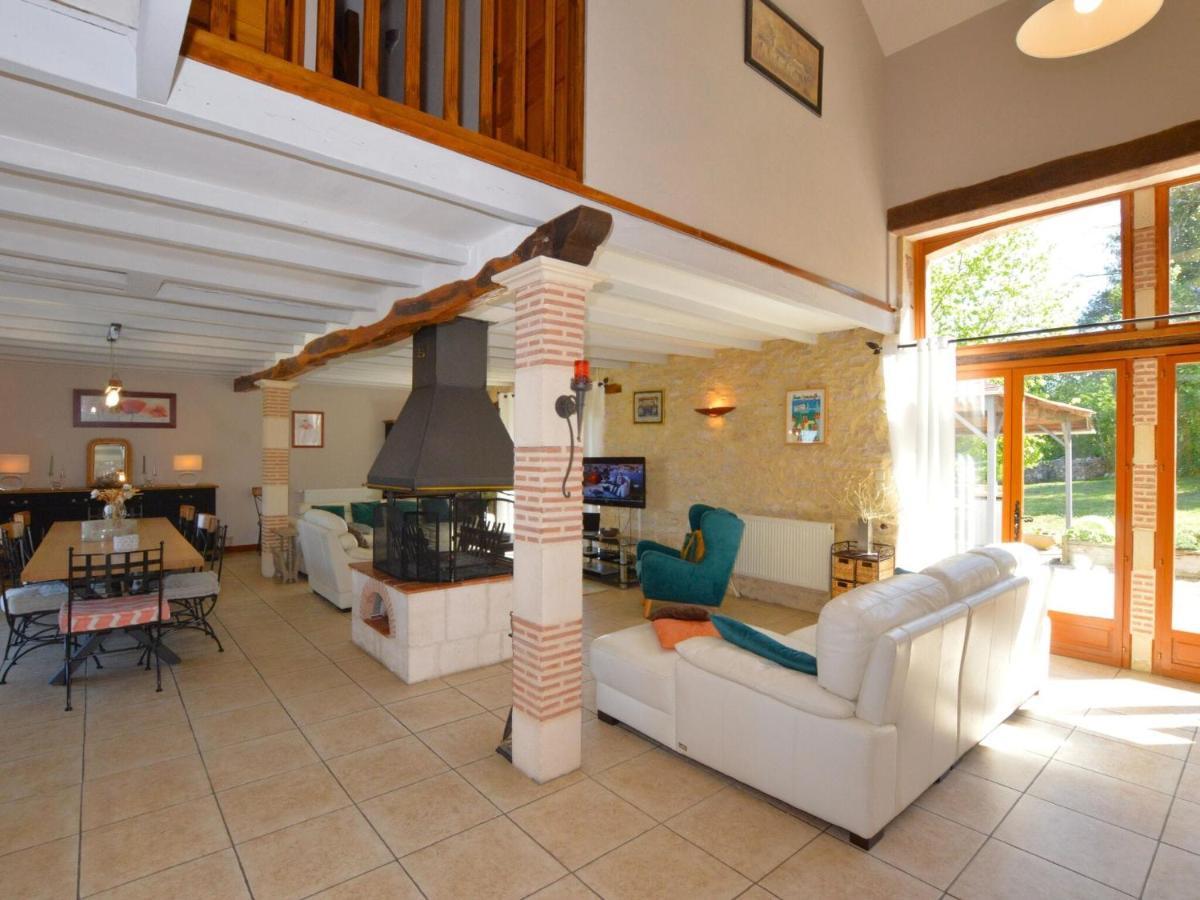 Charming Holiday Home With Pool Lavercantière 외부 사진