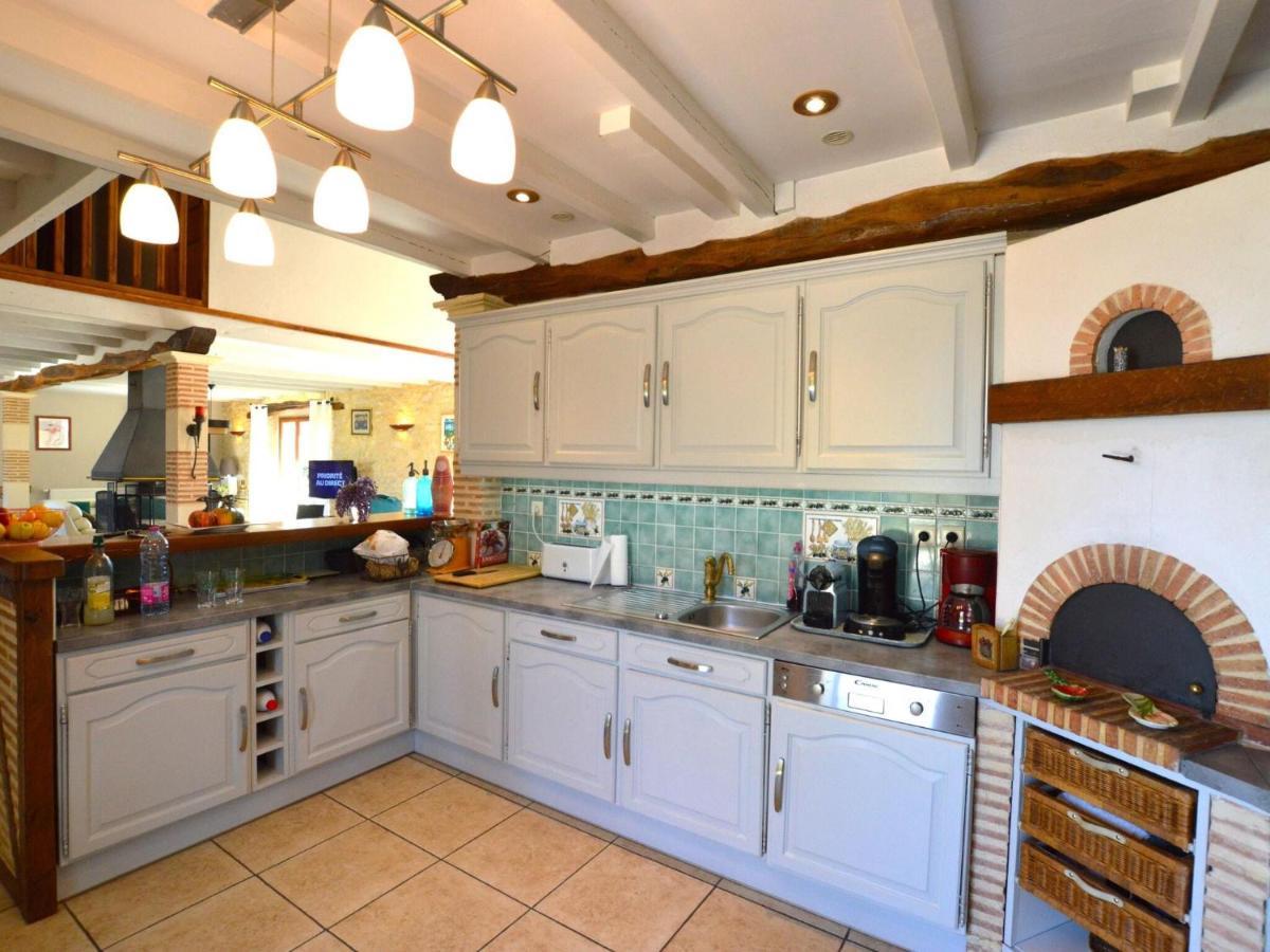 Charming Holiday Home With Pool Lavercantière 외부 사진